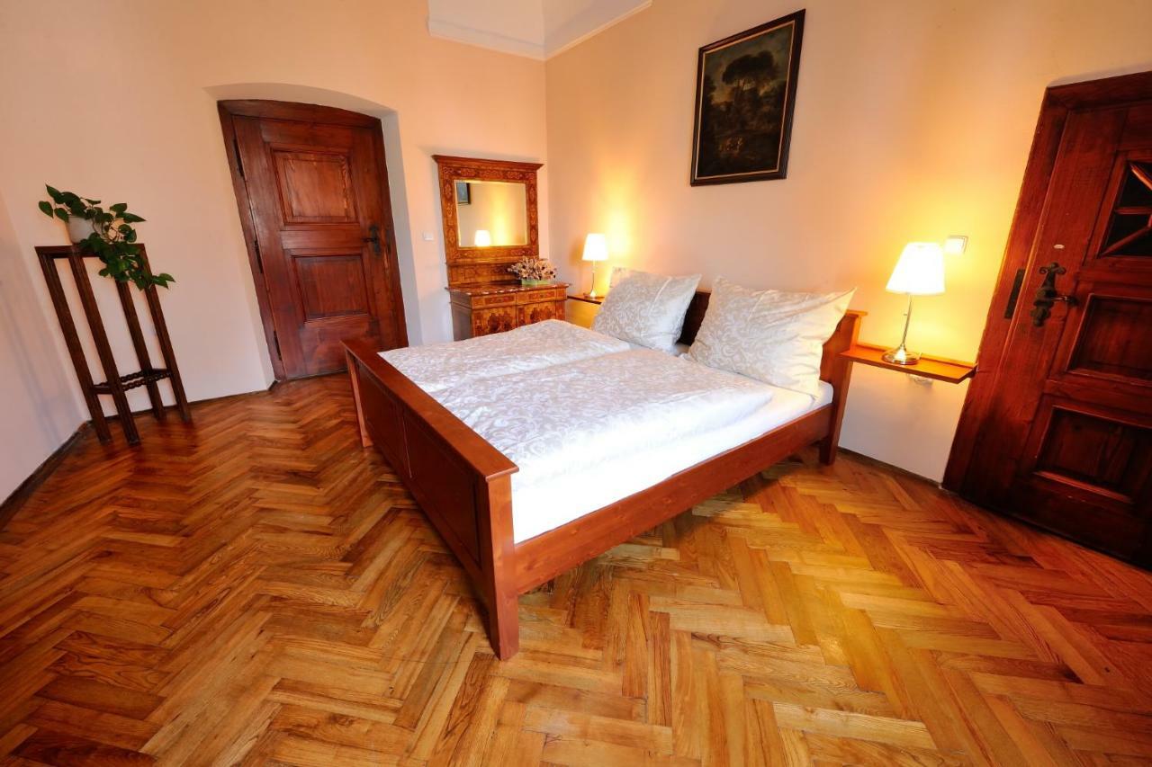 Zamek Nové Město nad Metují Kültér fotó